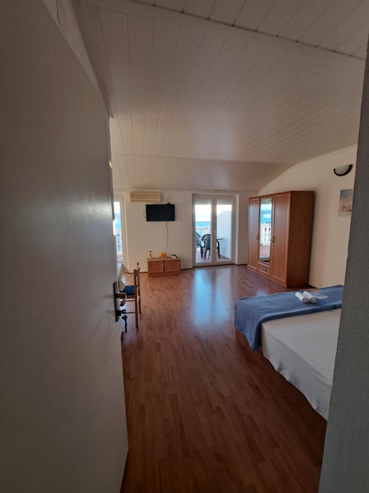 Apartments Maruna Maslenica Exterior foto